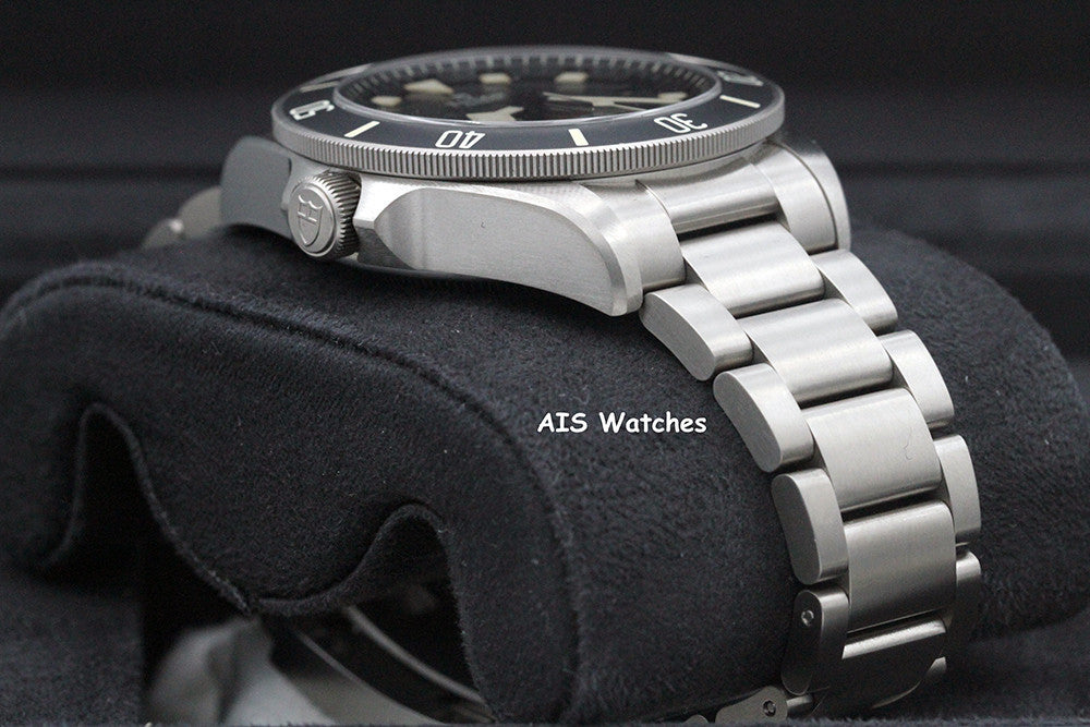 BNIB Tudor 25610TNL Pelagos Titanium LHD 42MM Box & Papers