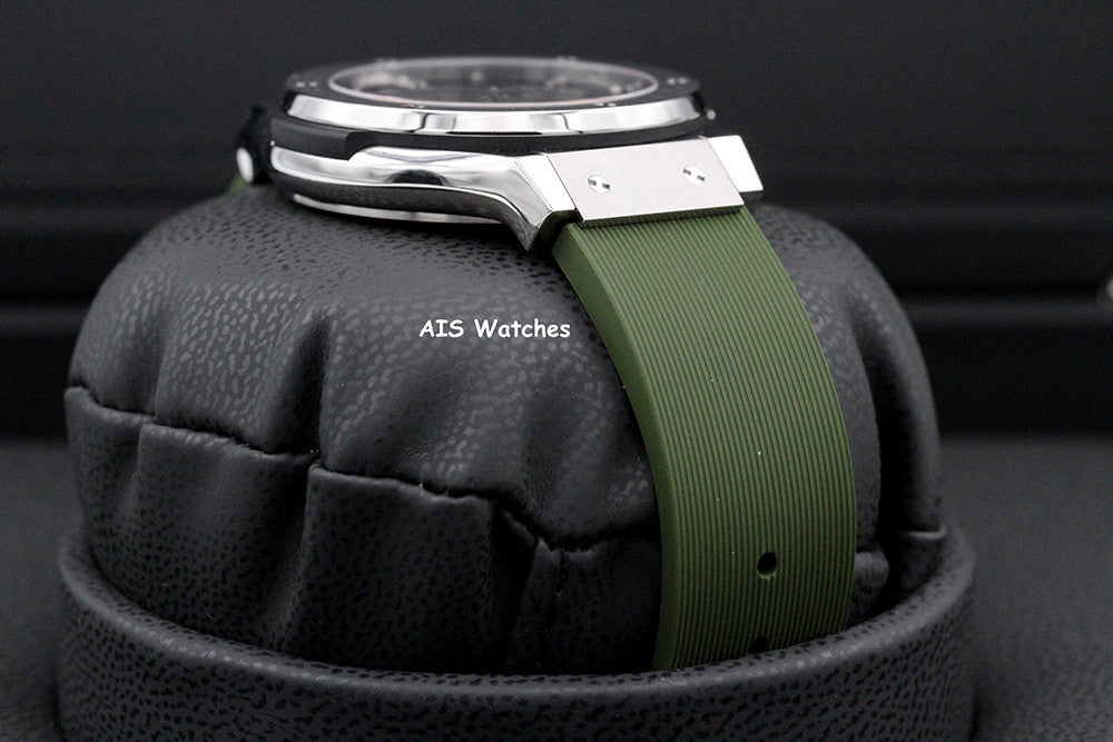 BNIB Hublot Classic Fusion Titanium 565.NX.8970.RX Green Dial 38MM
