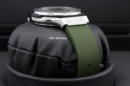 BNIB Hublot Classic Fusion Titanium 565.NX.8970.RX Green Dial 38MM