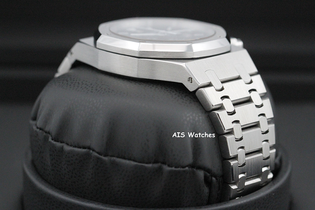 Audemars Piguet 25860ST.00.1110ST.01 Royal Oak Chronograph Blue Dial AP Archived Papers