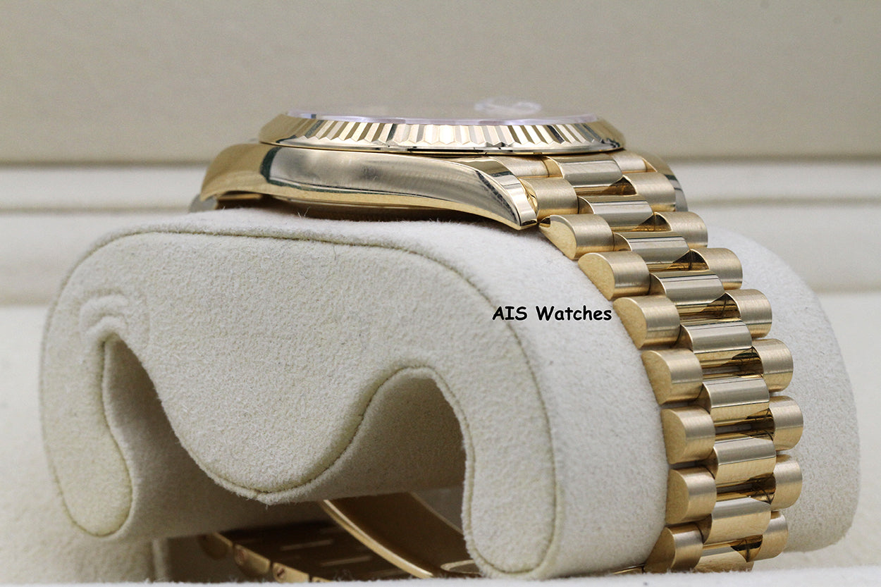 Rolex 228238 DayDate 40MM DD40 Yellow Gold Silver Roman Dial 2019 Box & Papers