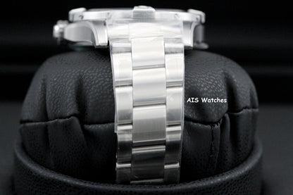 BNIB Breitling Avenger Automatic A17328101B1A1 Black Dial Bracelet SS 42MM B&P