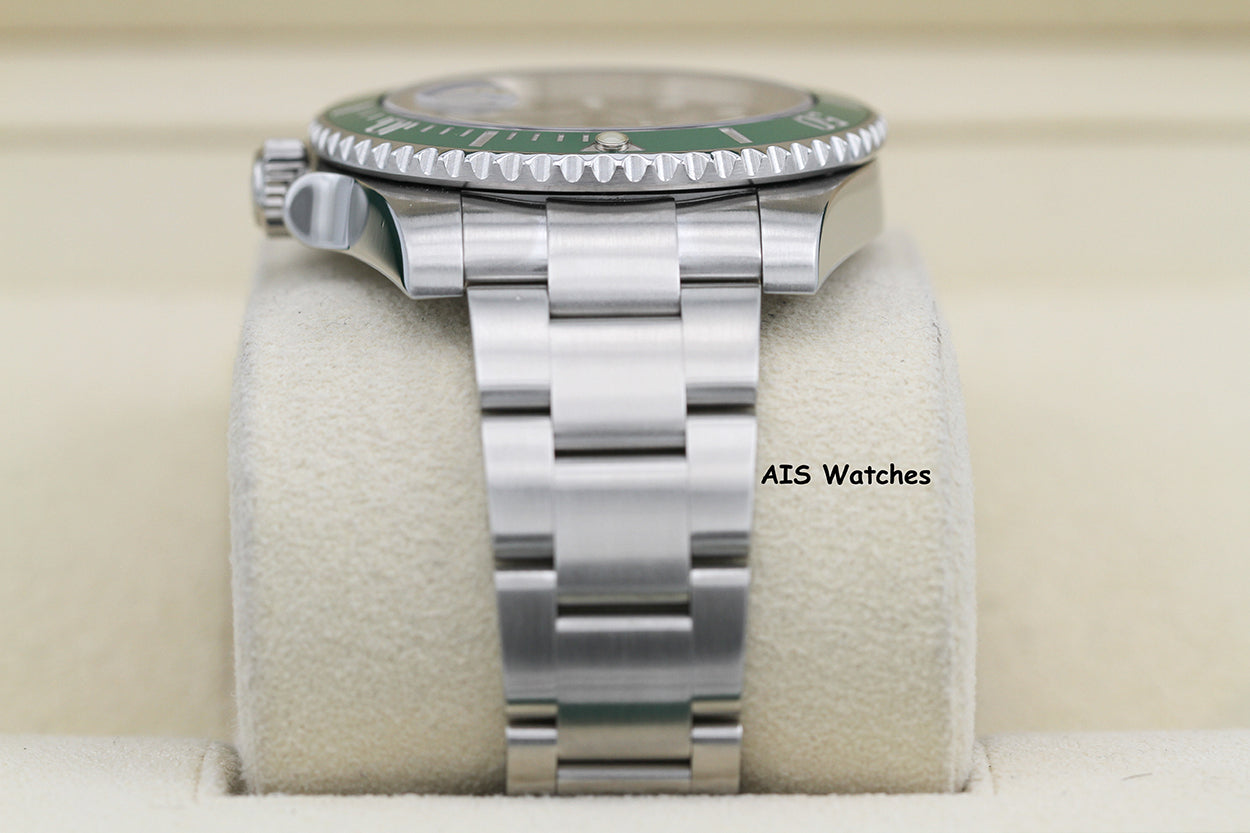 Rolex Submariner 116610LV HULK Green Dial and Ceramic Bezel Box & RSC Card 2022