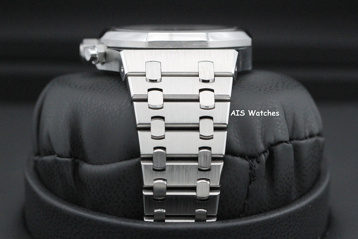 Audemars Piguet 25860ST.00.1110ST.01 Royal Oak Chronograph Blue Dial AP Archived Papers