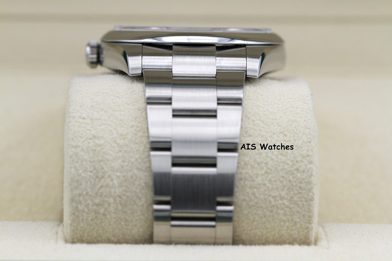 Rolex 124300 Oyster Perpetual 41 MM Blue Dial 2023 Box & Papers