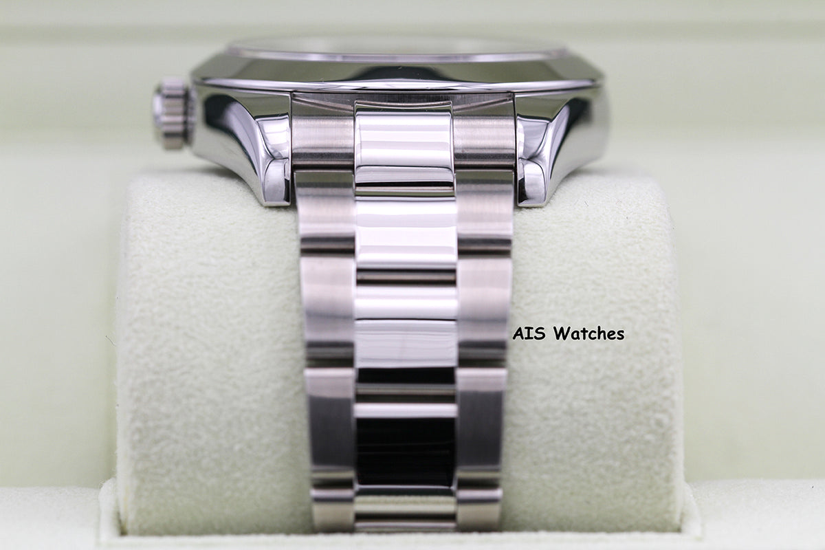 Rolex Milgauss 116400 White Dial V Serial Box & Papers