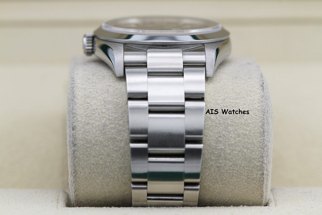 Rolex Explorer 114270 Z Serial 36 MM with Papers