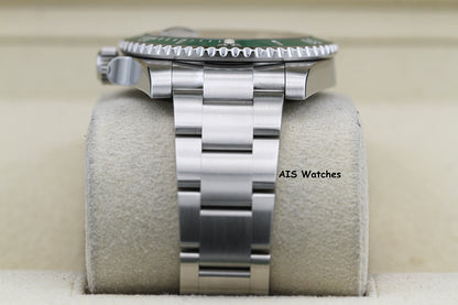 Rolex Submariner 116610LV HULK Green Dial and Ceramic Bezel 2016 Box & Paper