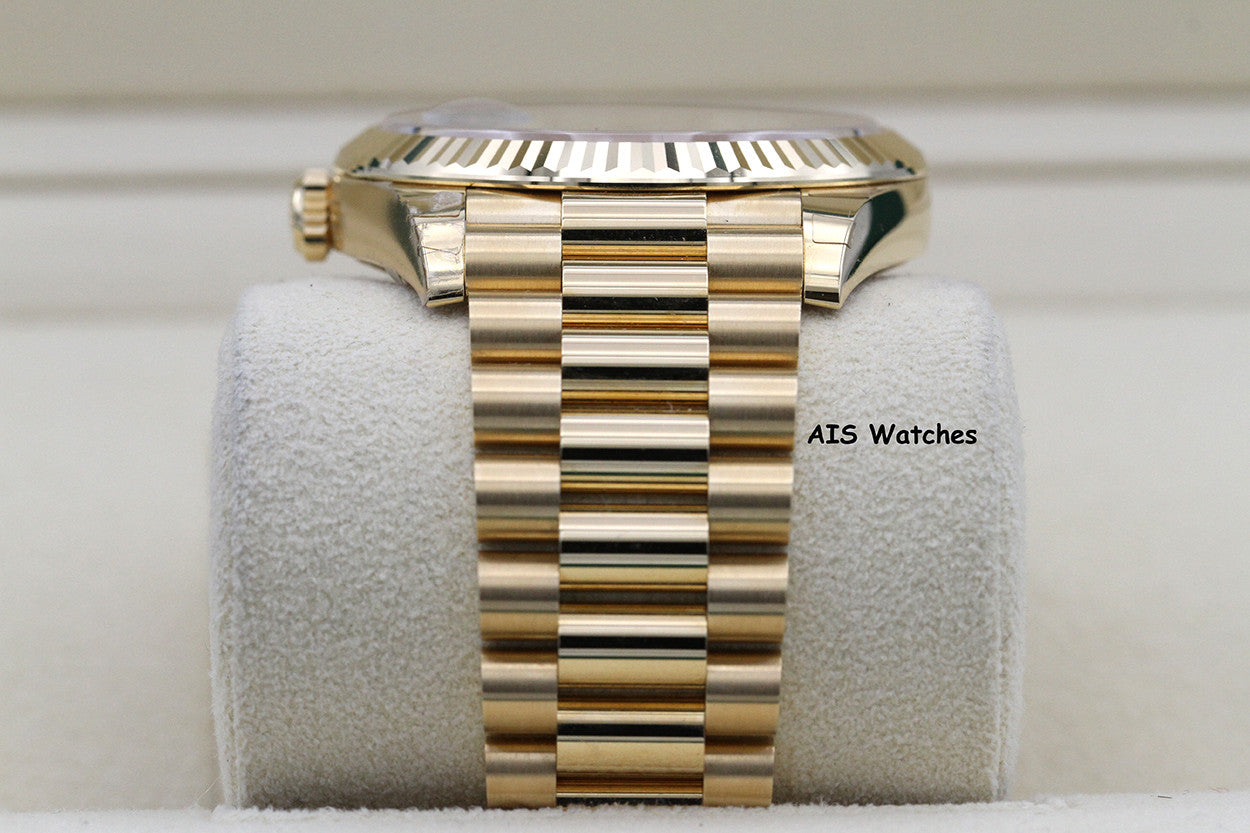 BNIB Rolex 228238 DayDate 40MM DD40 Yellow Gold Green Roman Dial B&P