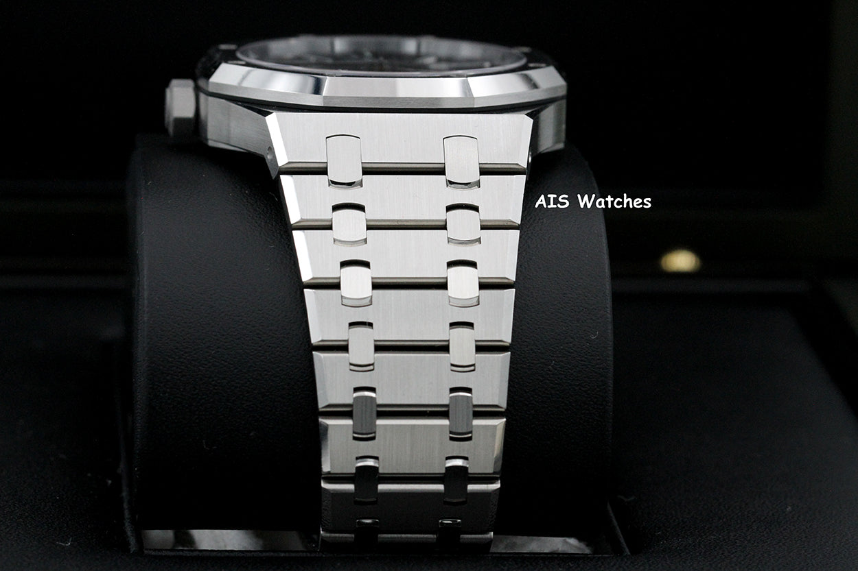 BNIB Audemars Piguet 15510ST.OO.1320ST.07 Royal Oak Black Dial 41MM Box & Paper
