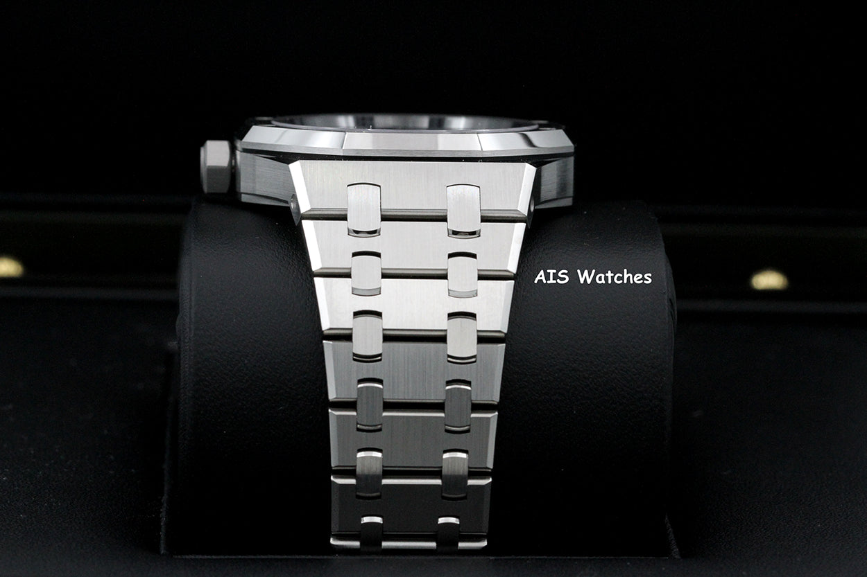 BNIB Audemars Piguet 15550ST Royal Oak Ice Blue Dial 37MM Box & Papers