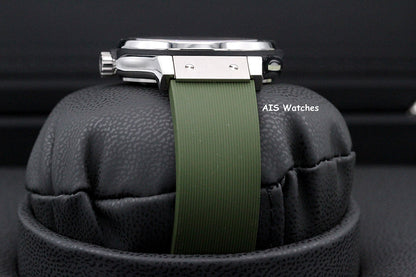 BNIB Hublot Classic Fusion Titanium 565.NX.8970.RX Green Dial 38MM