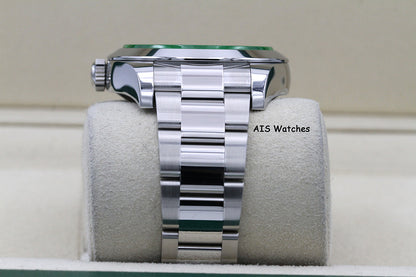 Rolex Milgauss 116400GV Black Dial / Green Crystal 2021 Box & Papers