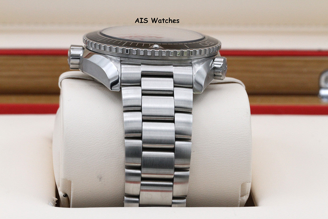 Omega Seamaster Planet Ocean 600M 215.30.44.21.01.001 43MM Black Dial B&P