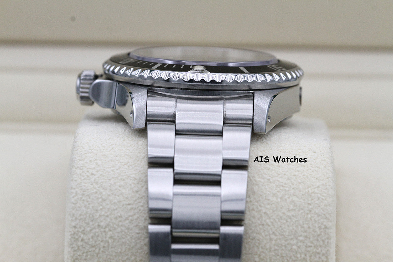 Rolex Sea Dweller 16660 TRIPLE 6 SD 8.3 Million Serial