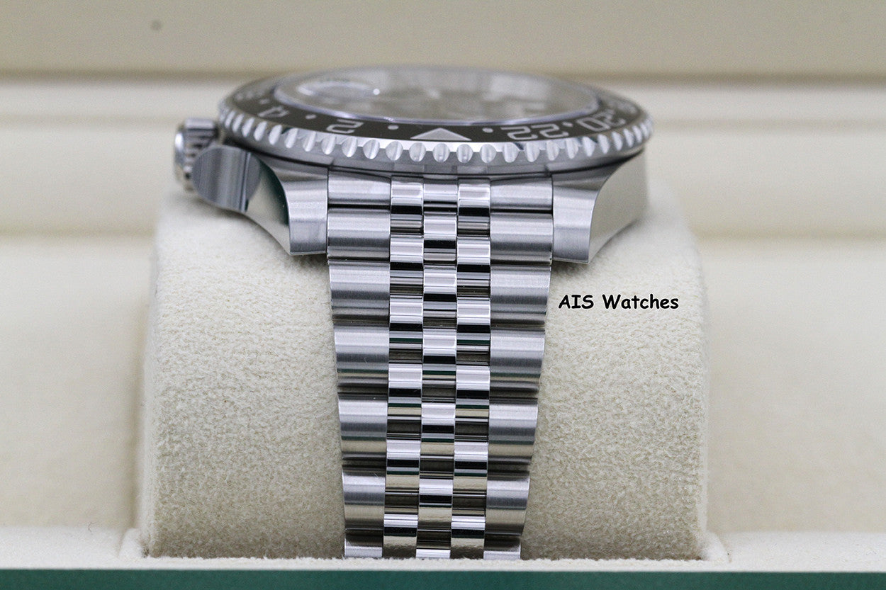 BNIB Rolex GMT Master II 126710GRNR Jubilee Black / Grey Bezel Bruce Wayne B&P