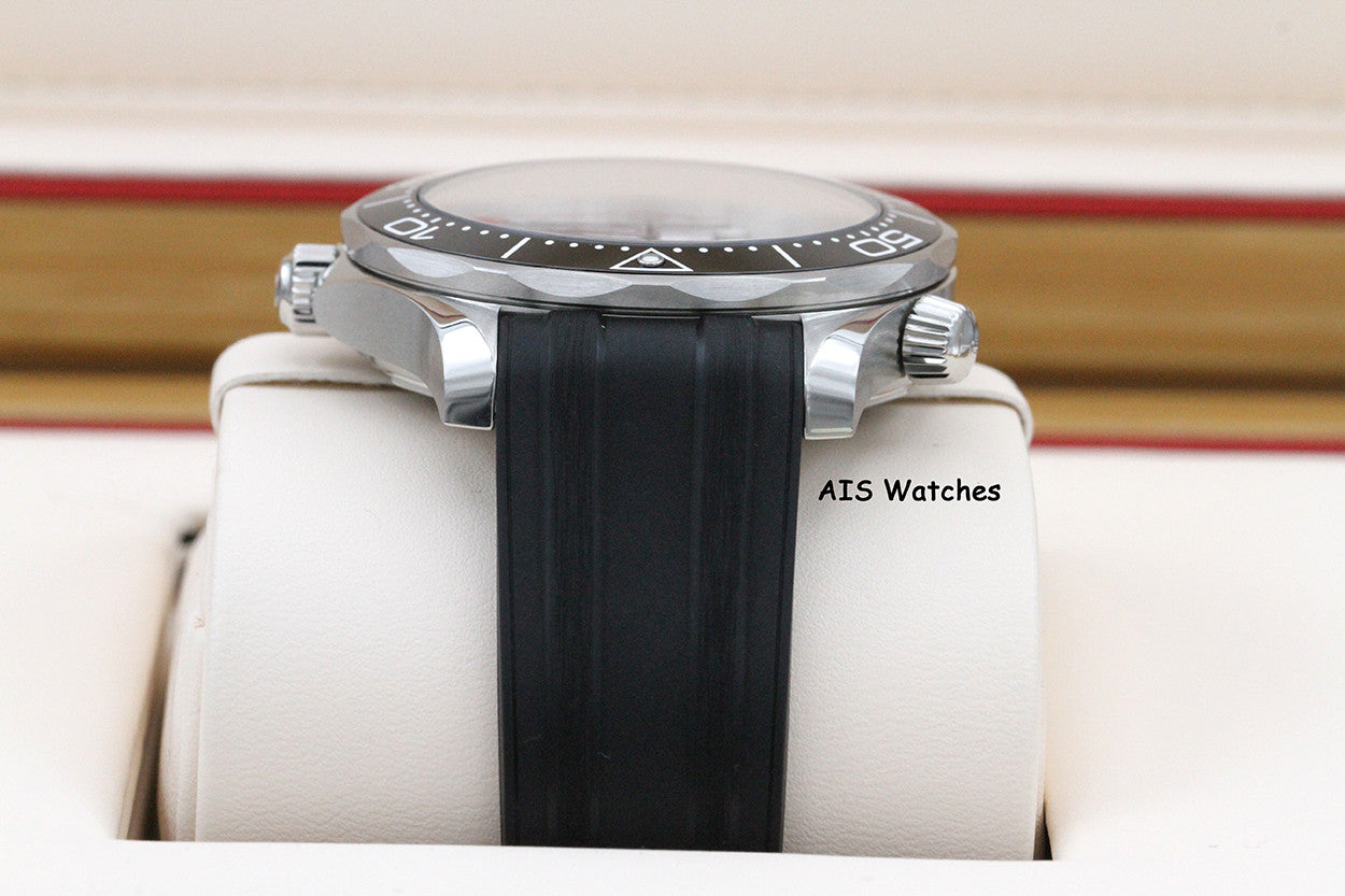 BNIB Omega Seamaster 300M 42MM Diver White Wave Dial 210.32.42.20.04.001 Box & Papers