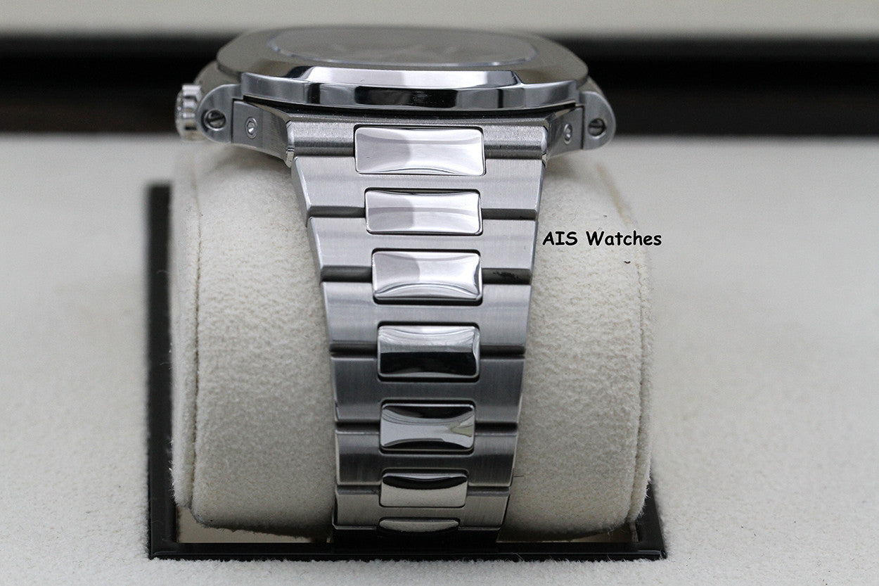 Patek Philippe Nautilus 5726/1a Annual Calendar 40.50MM SS 2017 B&P