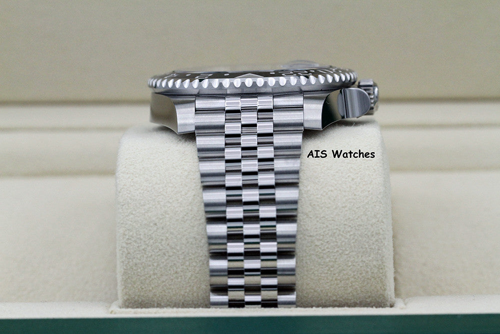 x l2546 39814: Rolex GMT-Master II, Ref. 126713GRNR, 2023 Full Set