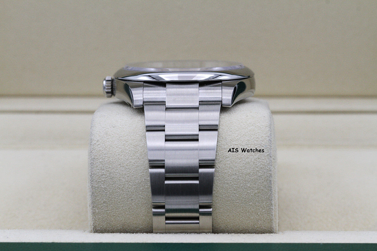 BNIB/NOS Rolex 124300 Oyster Perpetual 41 MM Green Dial Box & Paper