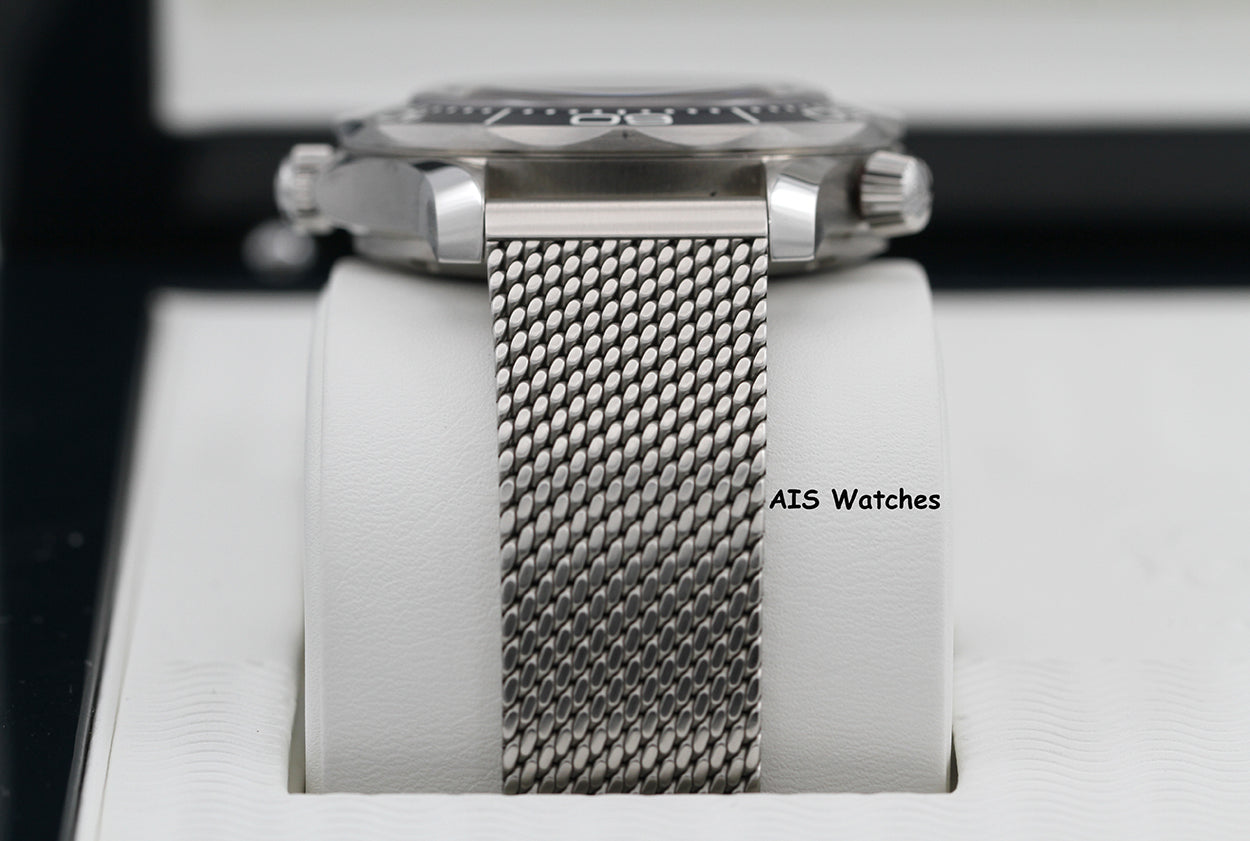Omega Seamaster 300 Diver 007 James Bond 60th 210.30.42.20.03.002 42MM B&P