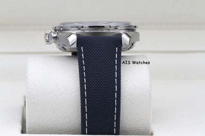 BNIB Omega SpeedMaster Moonwatch Apollo 13 Silver Snoopy 310.32.42.50.02.001 BP