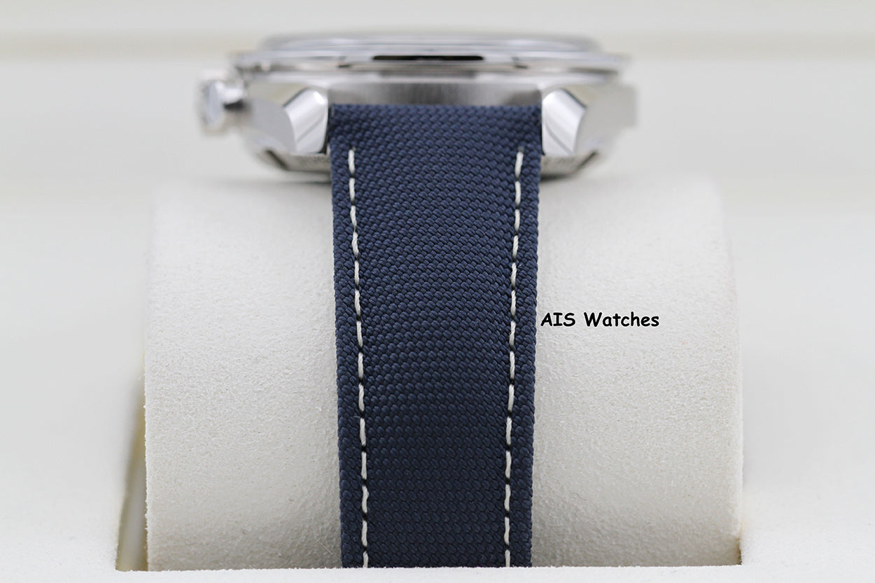 BNIB Omega SpeedMaster Moonwatch Apollo 13 Silver Snoopy 310.32.42.50.02.001 BP