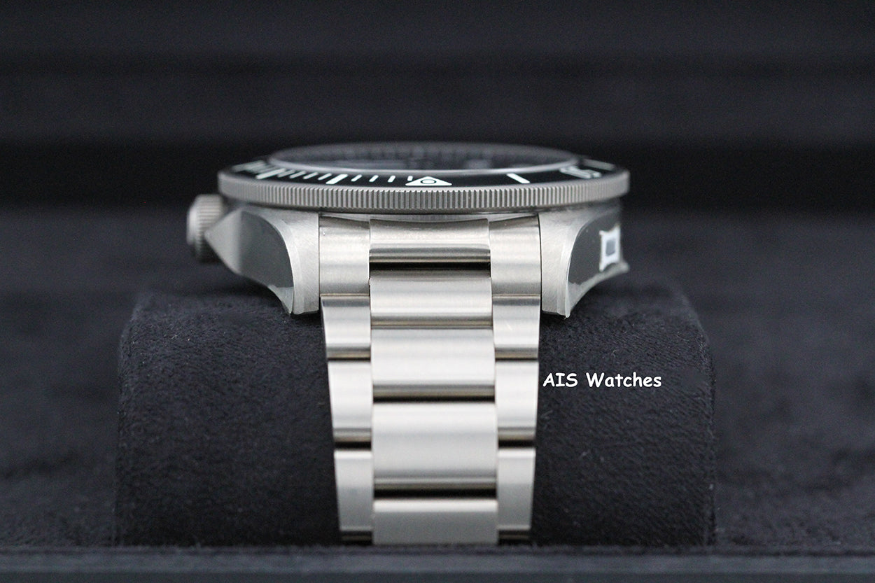 BNIB/NOS Tudor Pelagos 25600TN Black Dial Titanium 2023 Box & Papers