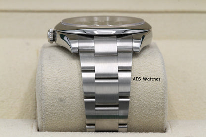 Rolex 124300 Oyster Perpetual 41 MM Green Dial 2023 Box & Papers