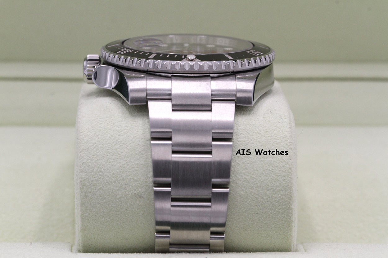 Rolex 116610LN Submariner Date 40MM Black Ceramic Bezel 2013 Box & Papers