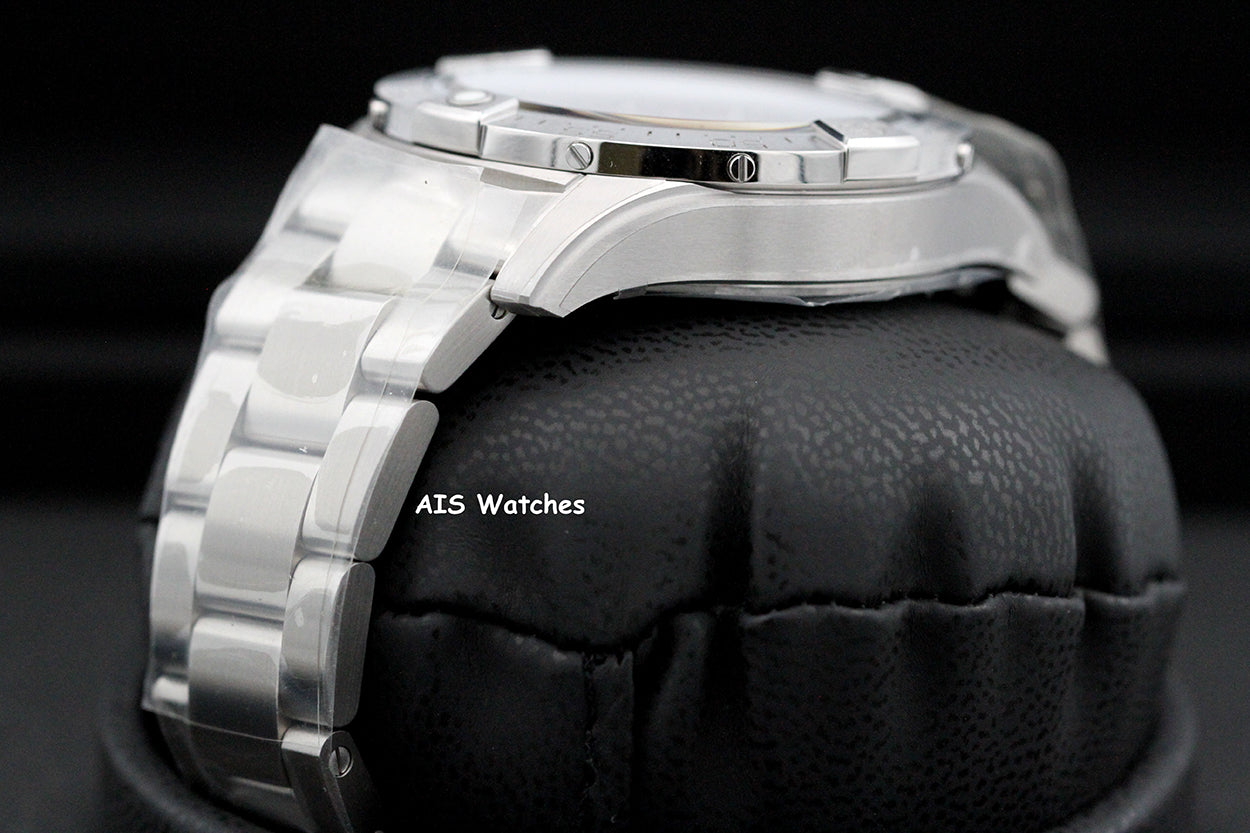 BNIB Breitling Avenger Automatic A17328101B1A1 Black Dial Bracelet SS 42MM B&P