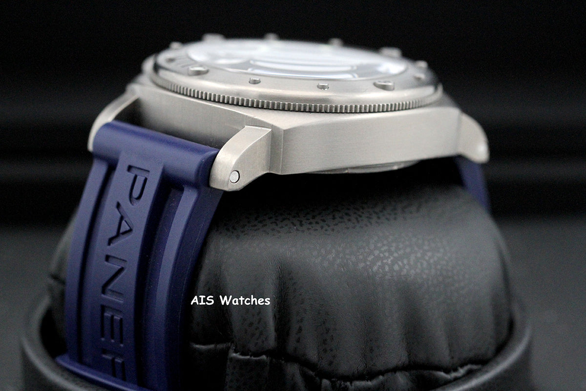Panerai PAM 25 Luminor Submersible Hobnail 44MM Black Titanium