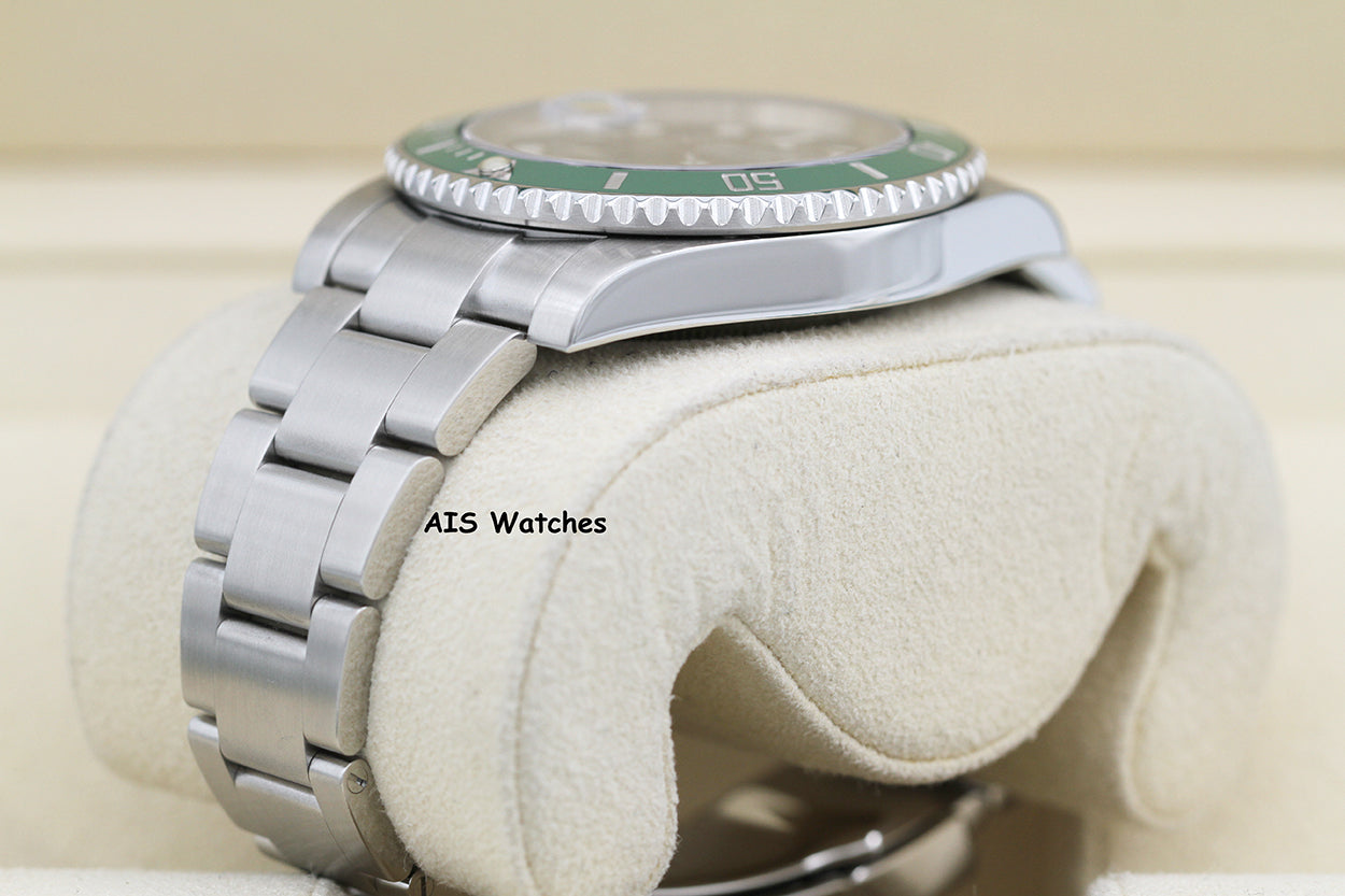 Rolex Submariner 116610LV HULK Green Dial and Ceramic Bezel Box & RSC Card 2022