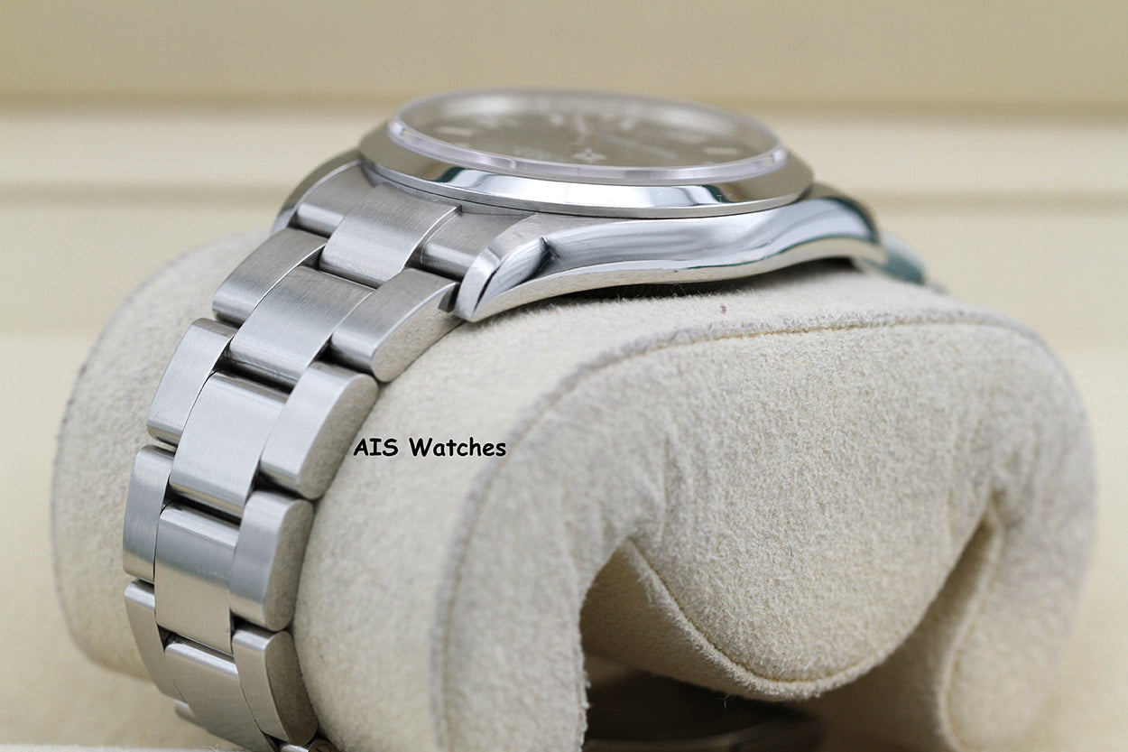 Rolex Explorer 114270 F Serial 36 MM with Papers