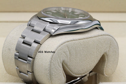 Rolex 124300 Oyster Perpetual 41 MM Green Dial 2023 Box & Papers