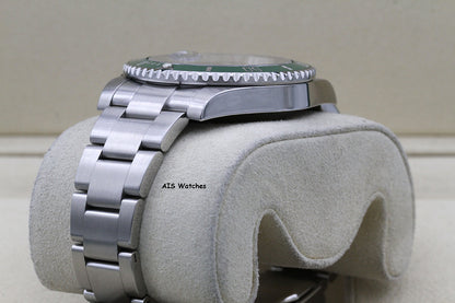 Rolex Submariner 116610LV HULK Green Dial and Ceramic Bezel 2012 Box & Paper