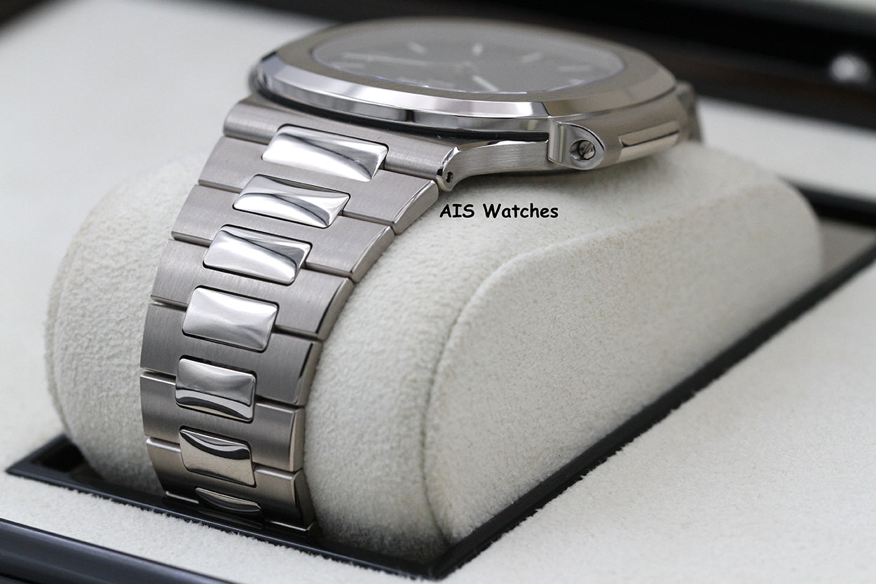 BNIB Patek Philippe 5811/G Nautilus Blue Dial 18K White Gold Box & Papers