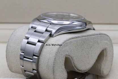 Rolex 114300 Oyster Perpetual 39MM Blue Dial 2018 Box & Paper