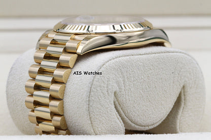 BNIB Rolex 228238 DayDate 40MM DD40 Yellow Gold Green Roman Dial B&P