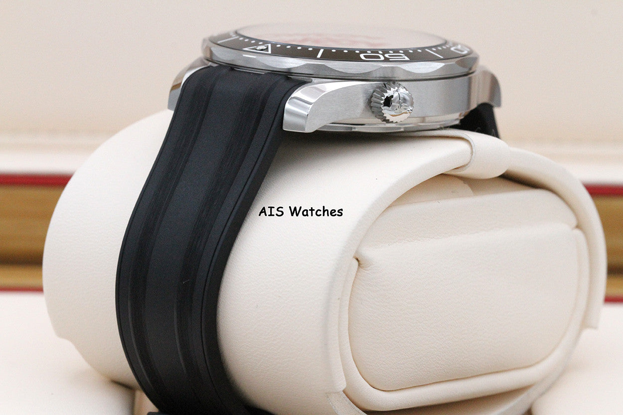 BNIB Omega Seamaster 300M 42MM Diver White Wave Dial 210.32.42.20.04.001 Box & Papers