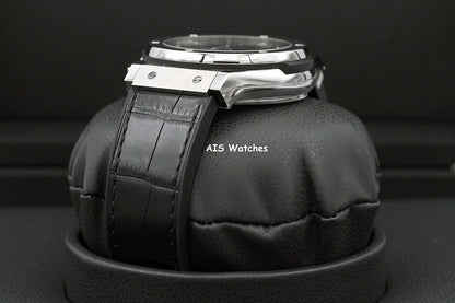 BNIB Hublot Classic Fusion 541.NX.1171.LR Chronograph Titanium Black Dial 42MM