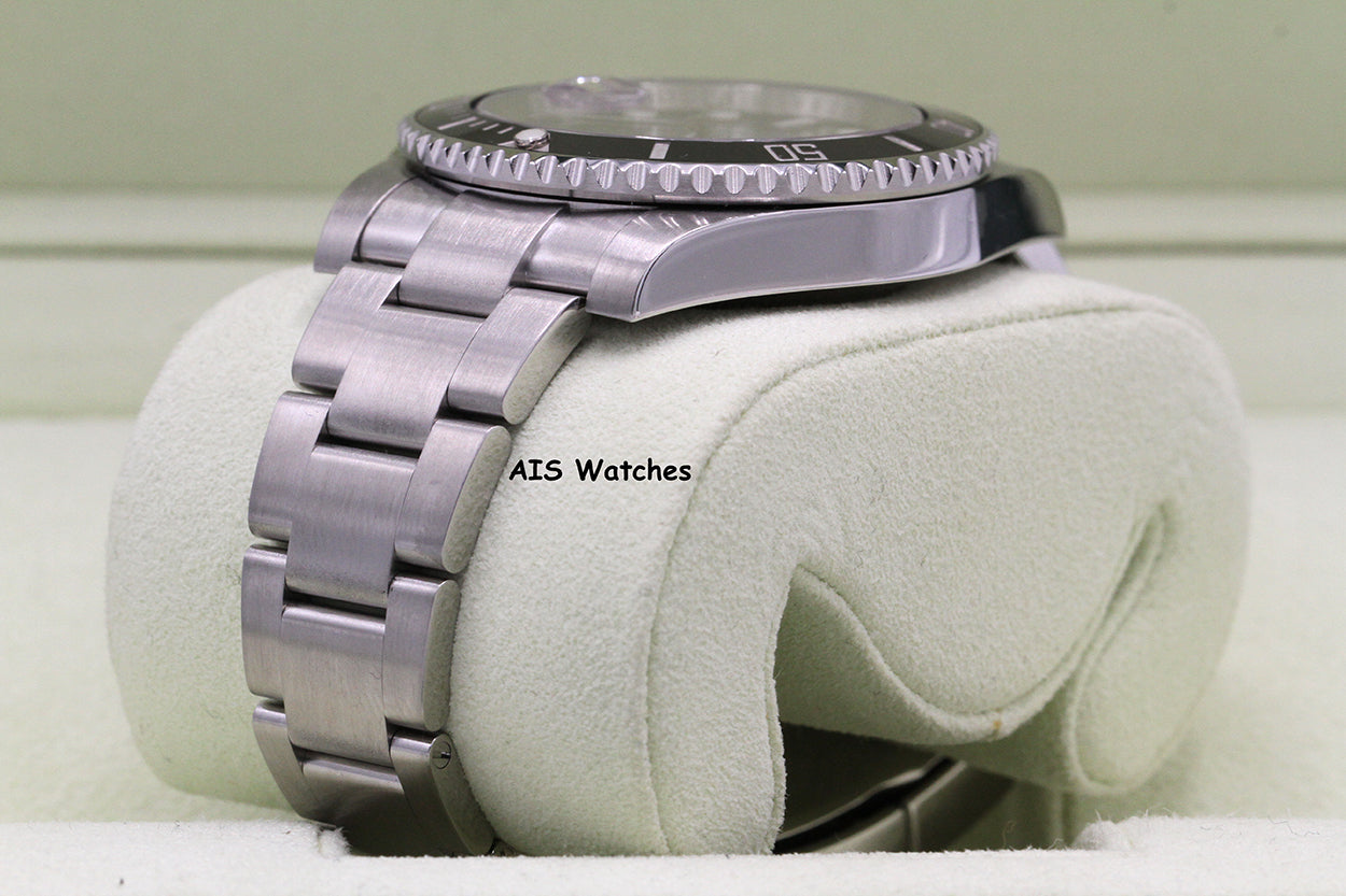 Rolex 116610LN Submariner Date 40MM Black Ceramic Bezel 2013 Box & Papers