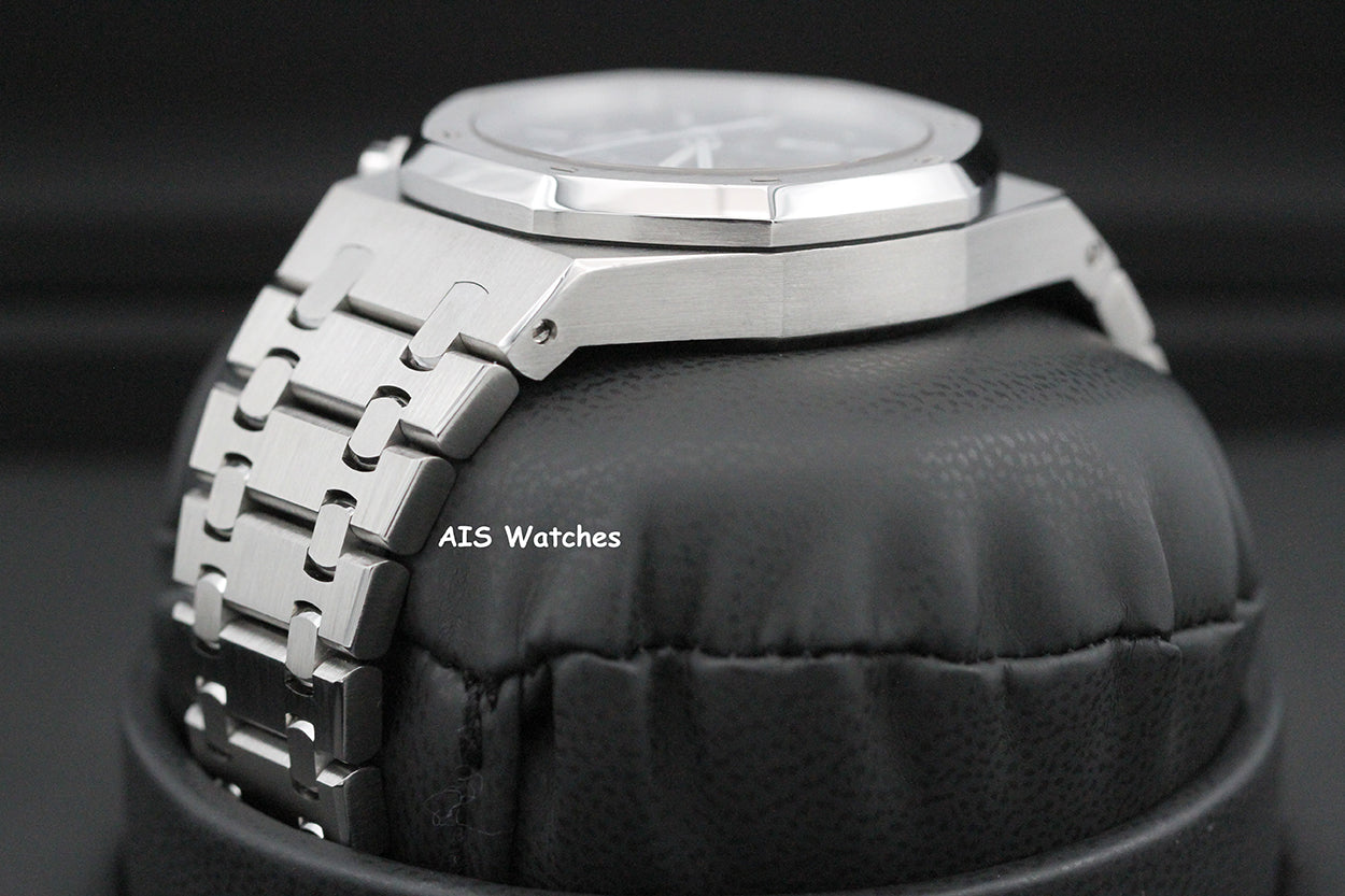 Audemars Piguet 25860ST.00.1110ST.01 Royal Oak Chronograph Blue Dial AP Archived Papers