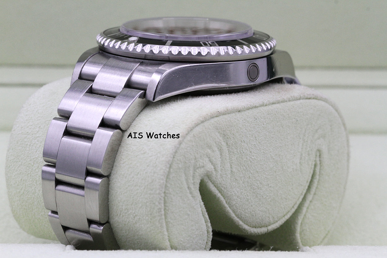 Rolex Sea Dweller 16600 SD Z Serial 40MM No Hole Case / SEL B&P