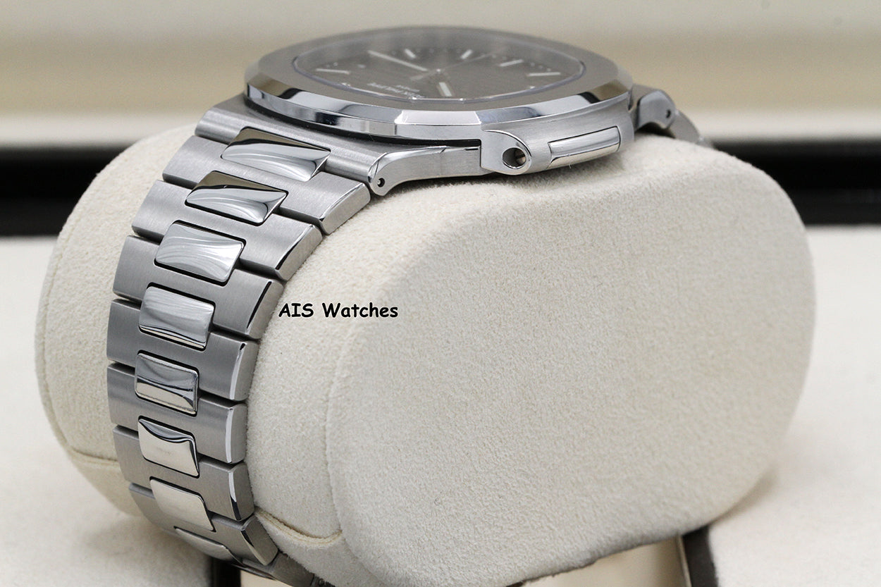 Patek Philippe Nautilus 5711/1A Blue Dial Stainless Steel with Box