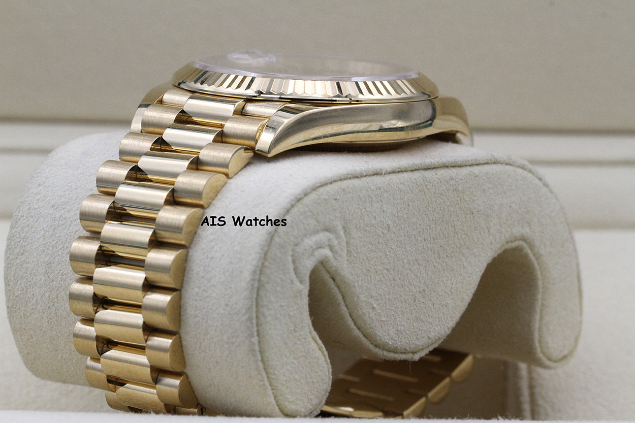 Rolex 228238 DayDate 40MM DD40 Yellow Gold Silver Roman Dial 2019 Box & Papers