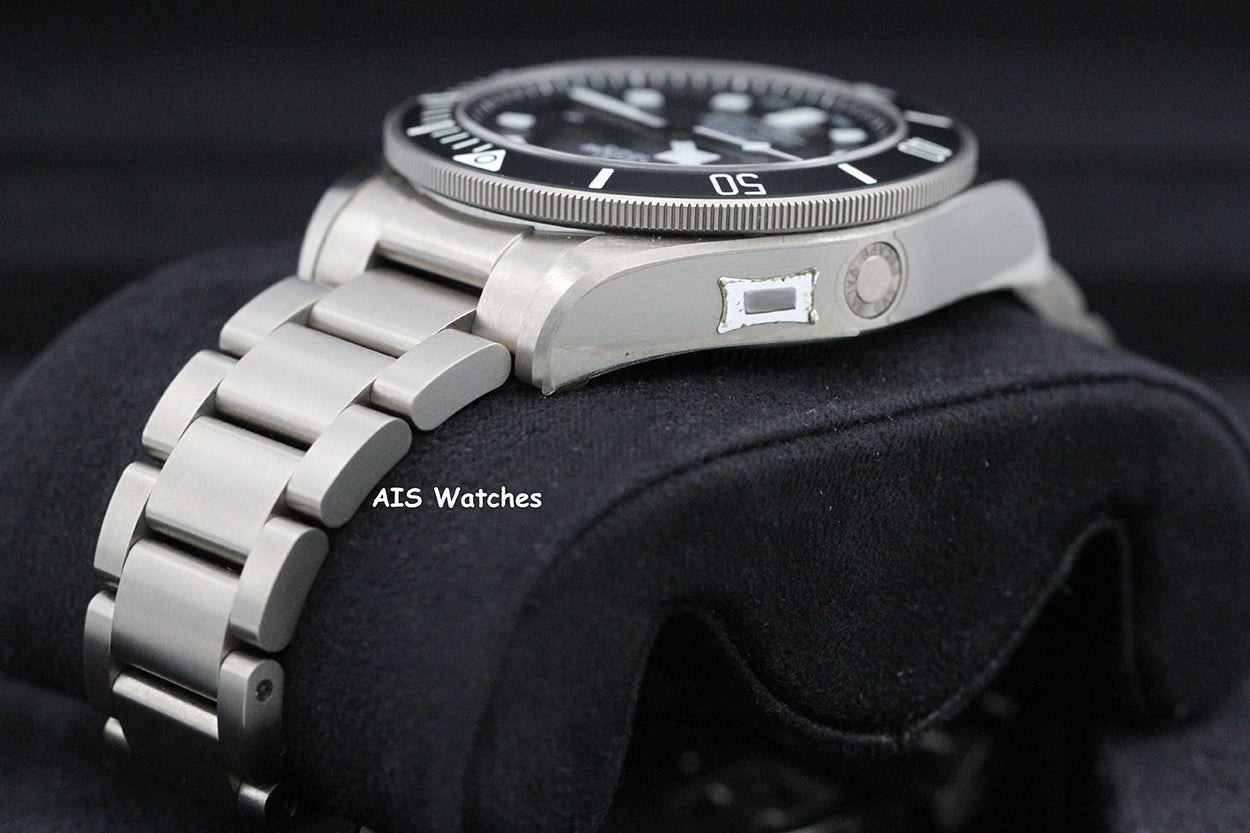 BNIB/NOS Tudor Pelagos 25600TN Black Dial Titanium 2023 Box & Papers