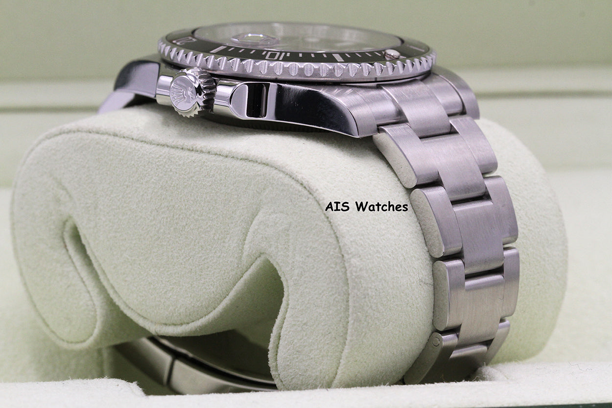 Rolex 116610LN Submariner Date 40MM Black Ceramic Bezel 2013 Box & Papers