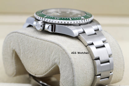 Rolex Submariner 116610LV HULK Green Dial and Ceramic Bezel 2016 Box & Paper
