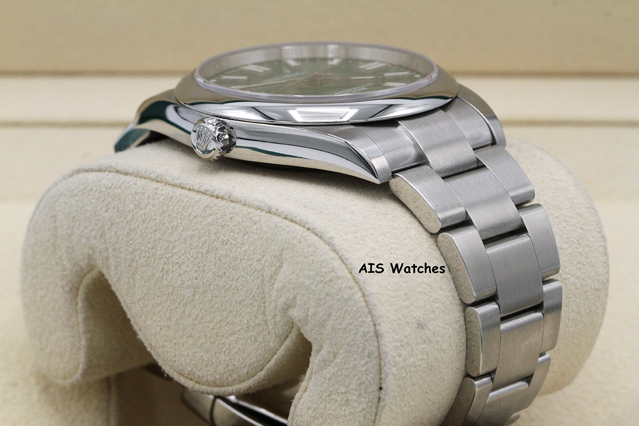 Rolex 124300 Oyster Perpetual 41 MM Green Dial 2023 Box & Papers